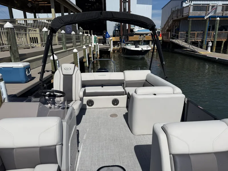 Slide: The Image of Harris 230 CRUISER 2023 - 17