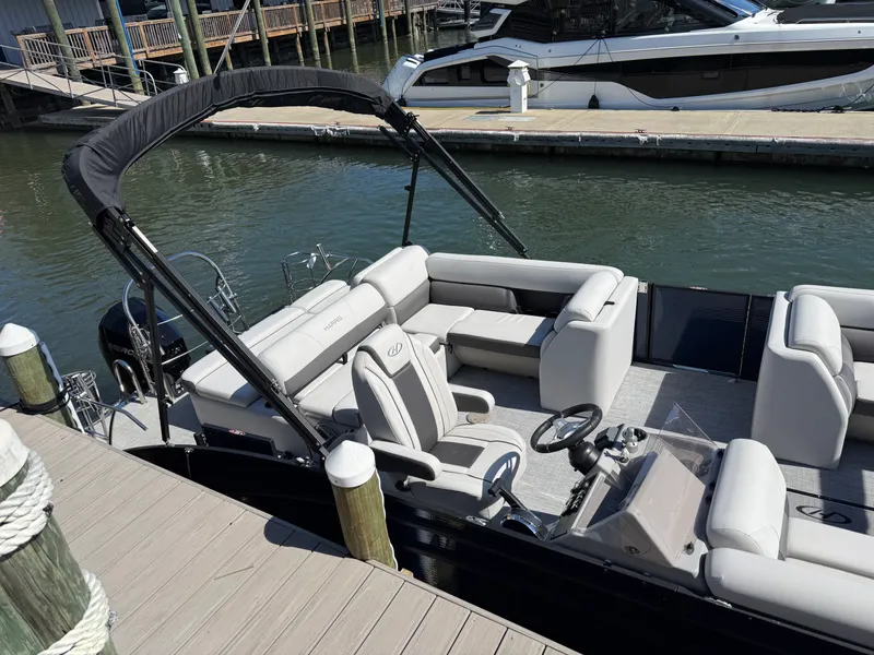 Slide: The Image of Harris 230 CRUISER 2023 - 2