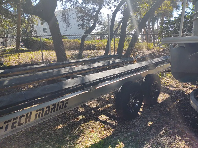 Slide: The Image of Harris 230 CRUISER 2023 - 32