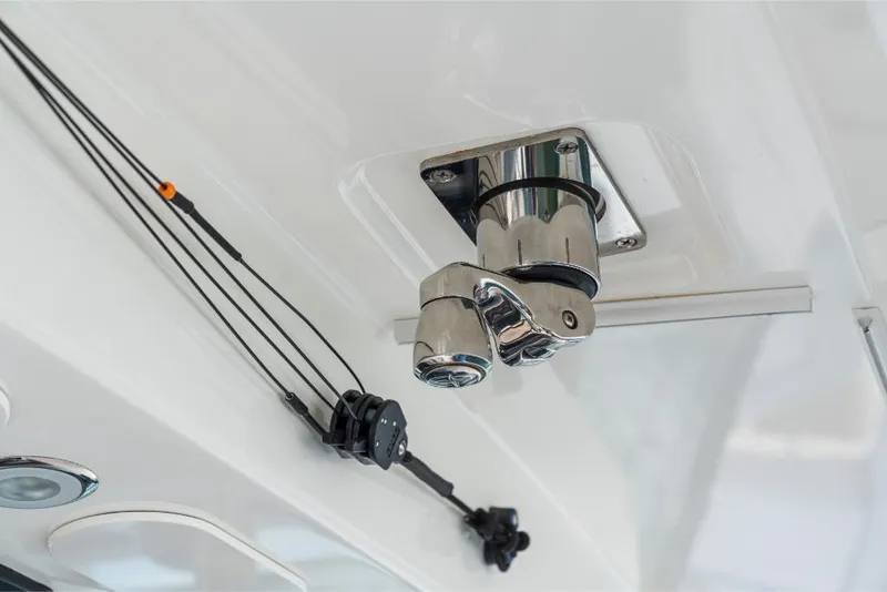 Slide: The Image of Boston Whaler 360 Outrage 2026 - 107