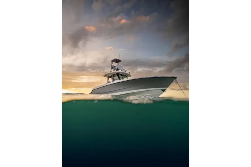 Slide: The Image of Boston Whaler 360 Outrage 2026 - 178