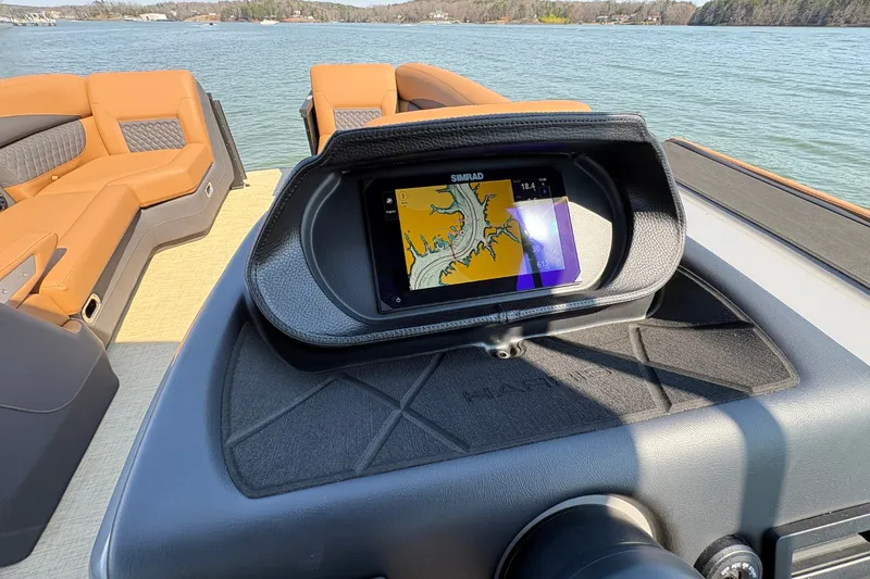 Slide: The Image of Harris Sunliner 230 2026 - 18