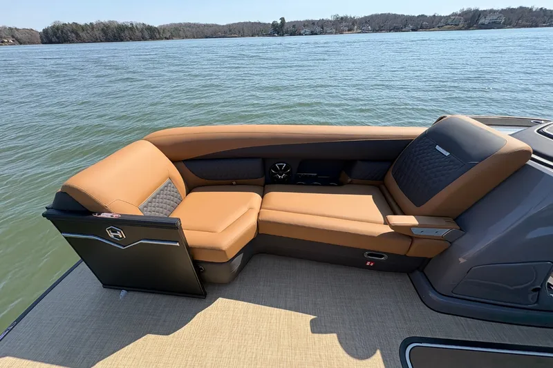 Slide: The Image of Harris Sunliner 230 2026 - 23