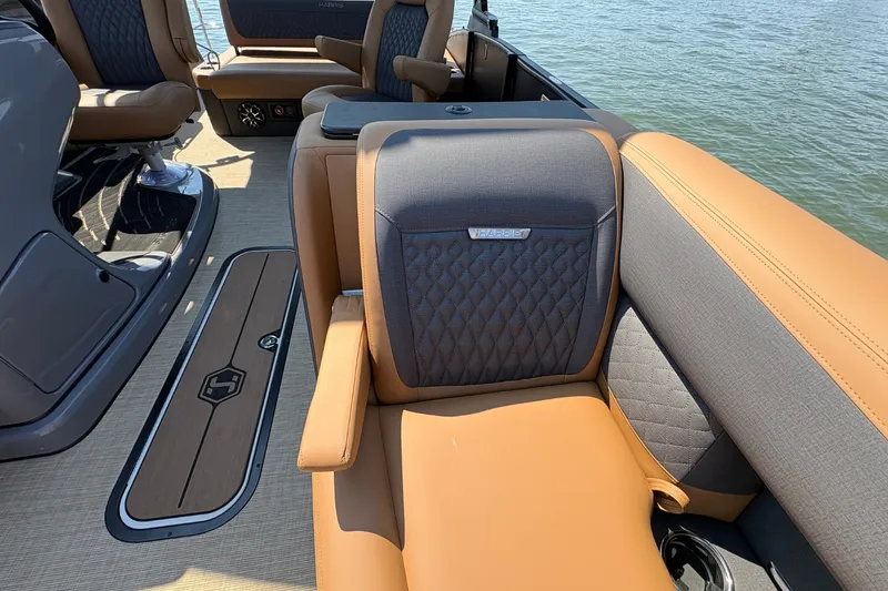 Slide: The Image of Harris Sunliner 230 2026 - 26