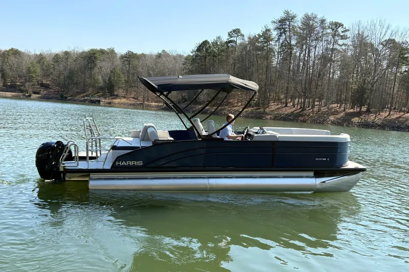 Slide: The Image of Harris Cruiser 230 2026 - 22