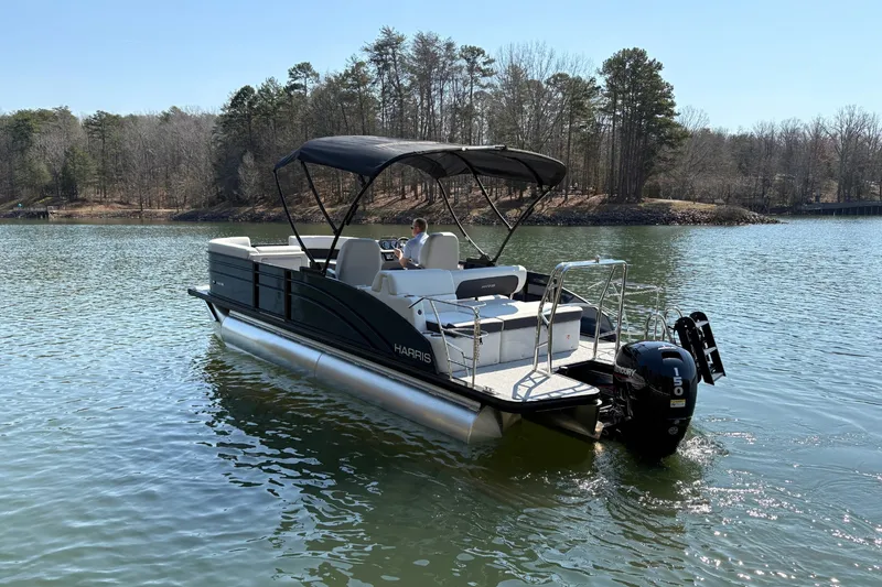 Slide: The Image of Harris Cruiser 230 2026 - 24