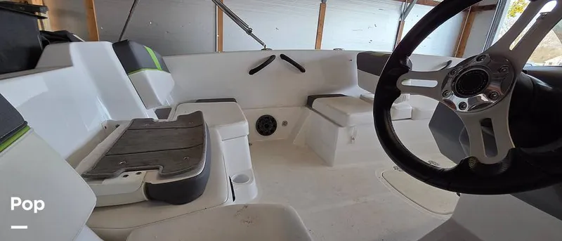 Slide: The Image of Tahoe T18 2023 - 16207361