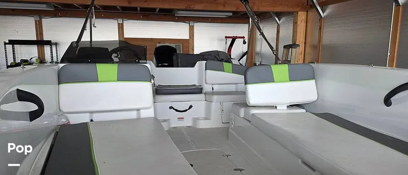 Slide: The Image of Tahoe T18 2023 - 16207417