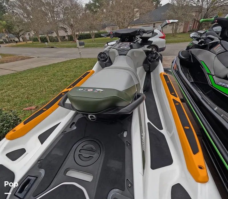 Slide: The Image of Sea-Doo FishPro / Kawasaki STX 160 LX 2020 - 16255165