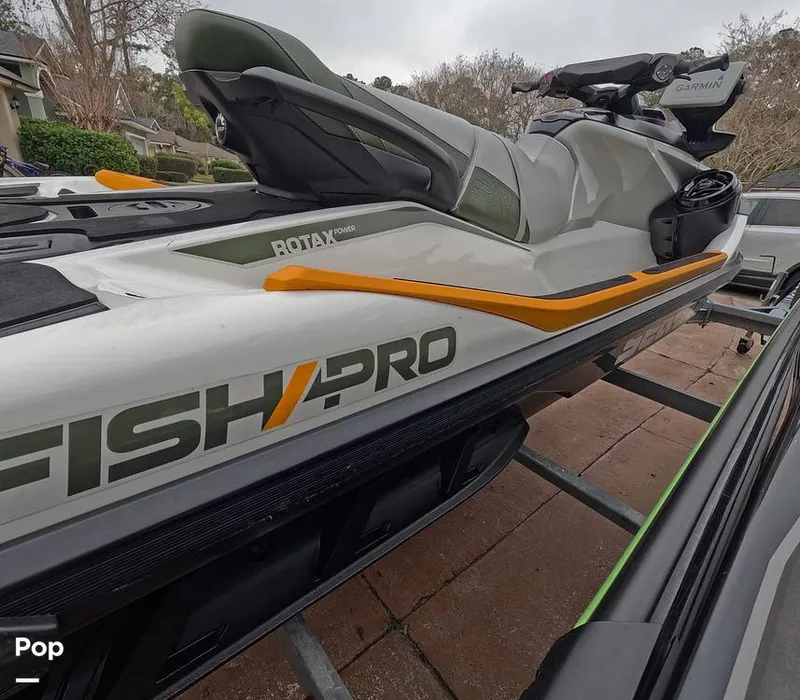 Slide: The Image of Sea-Doo FishPro / Kawasaki STX 160 LX 2020 - 16255166