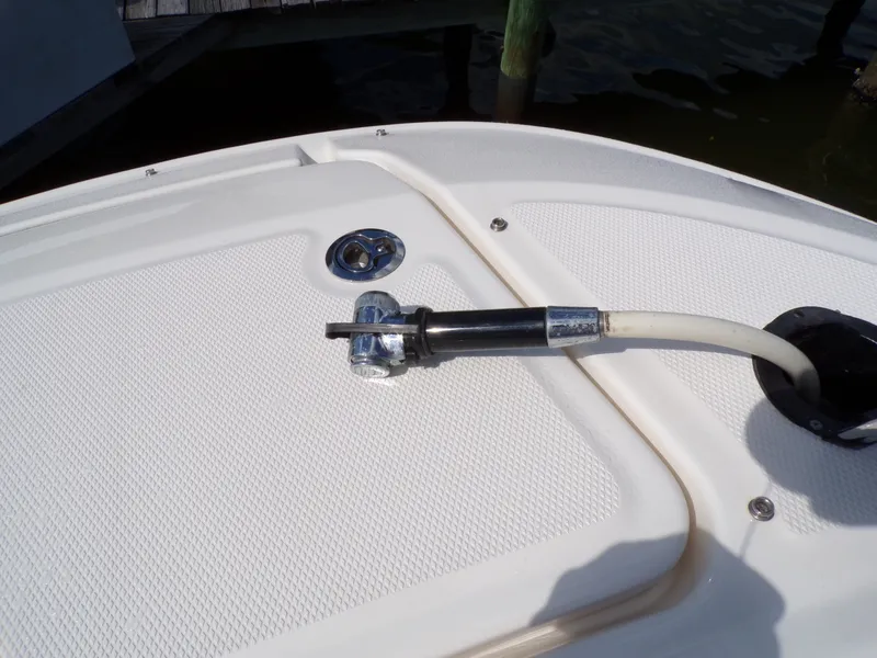 Slide: The Image of Sea Ray 240 SDX 2017 - 35