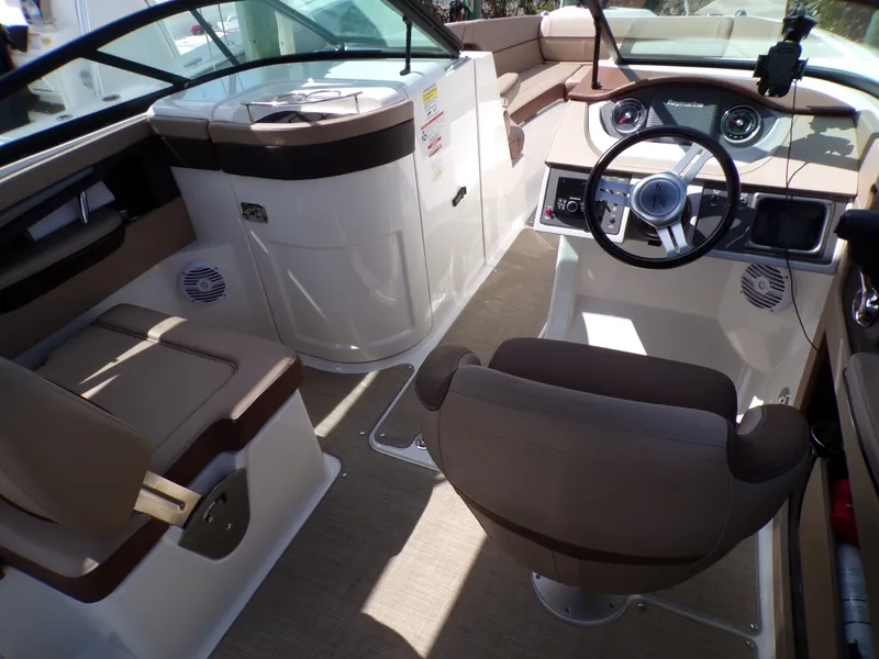 Slide: The Image of Sea Ray 240 SDX 2017 - 9