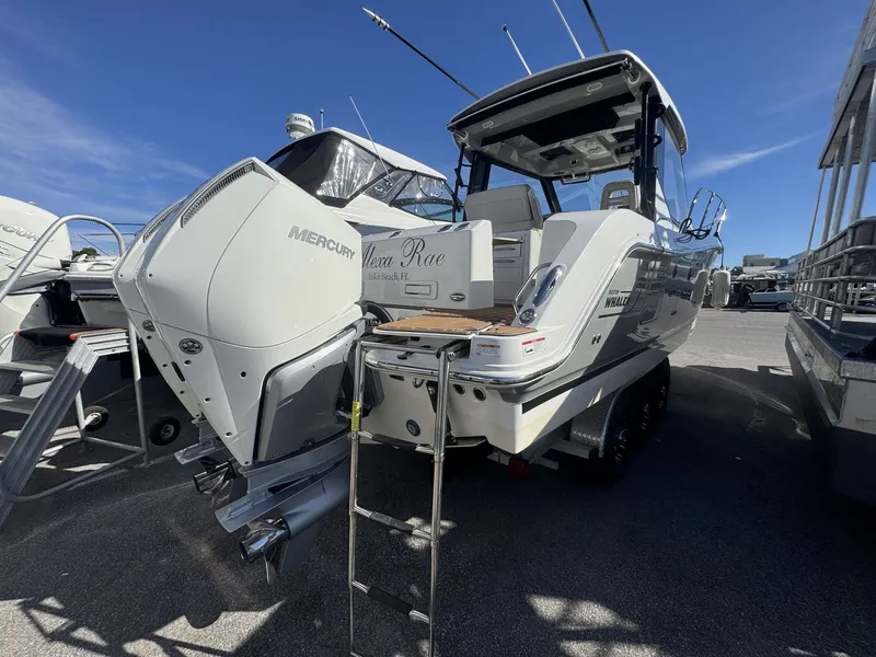 Slide: The Image of Boston Whaler 325 CONQUEST 2023 - 13