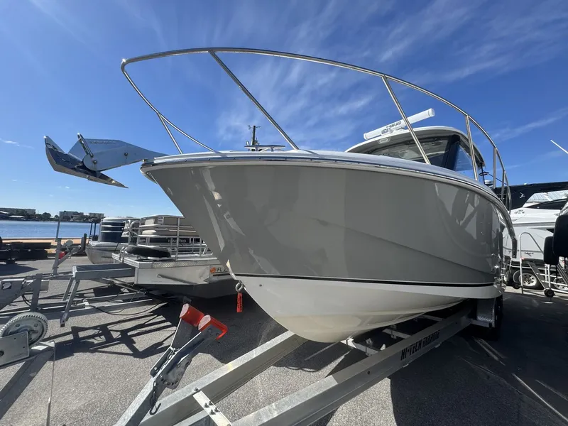 Slide: The Image of Boston Whaler 325 CONQUEST 2023 - 17