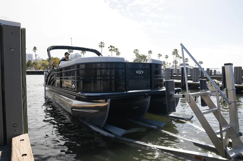 Slide: The Image of Harris Sunliner 230 2026 - 12