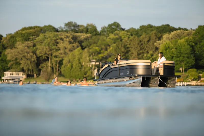 Slide: The Image of Harris Cruiser 230 2026 - 5