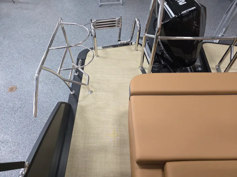 Slide: The Image of Harris Cruiser 230 2026 - 20