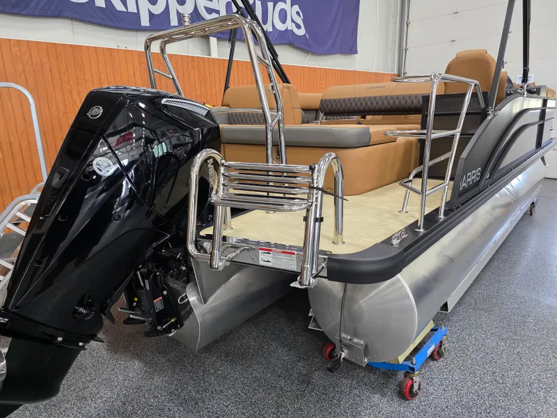 Slide: The Image of Harris Cruiser 230 2026 - 24