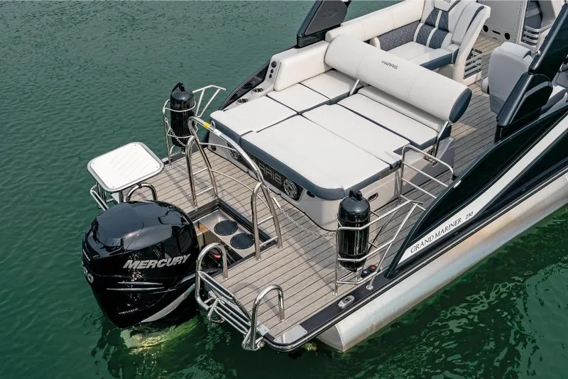 Slide: The Image of Harris Grand Mariner 250 2026 - 17