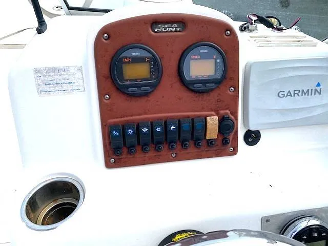 Slide: The Image of Sea Hunt Escape 207 LE 2010 - 16241574