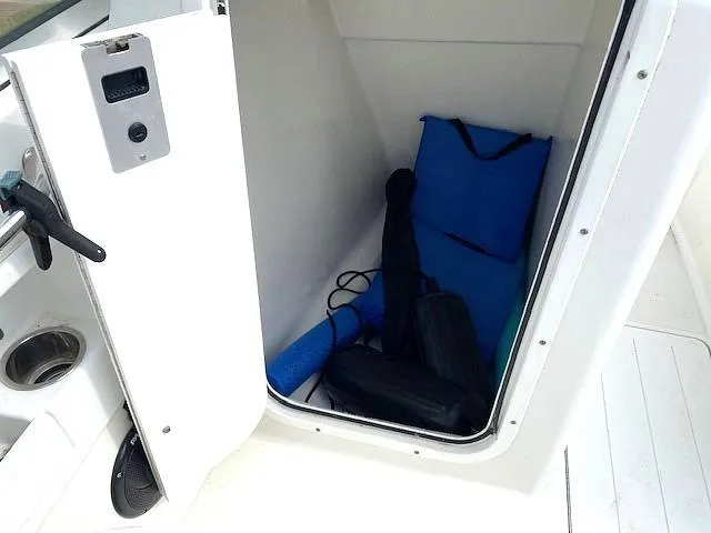 Slide: The Image of Sea Hunt Escape 207 LE 2010 - 16241589