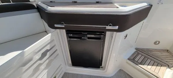 Slide: The Image of Sea Ray 310 SLX 2017 - 5