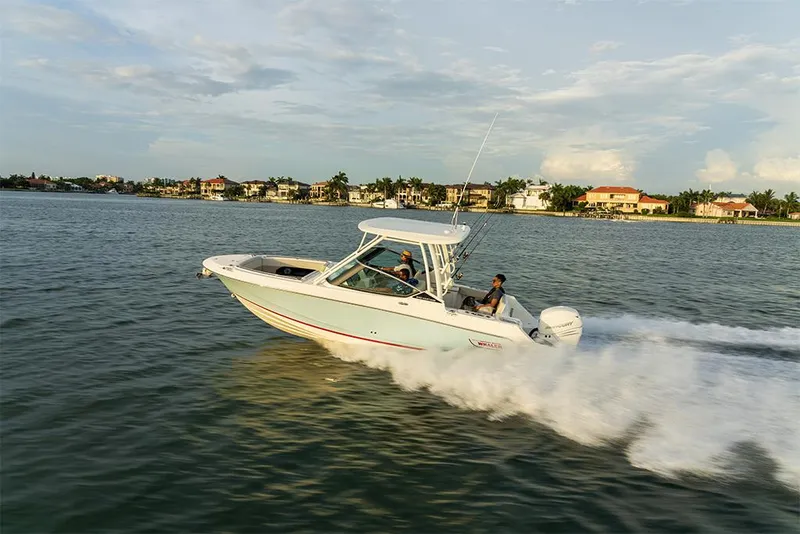 Slide: The Image of Boston Whaler 240 Vantage 2026 - 42
