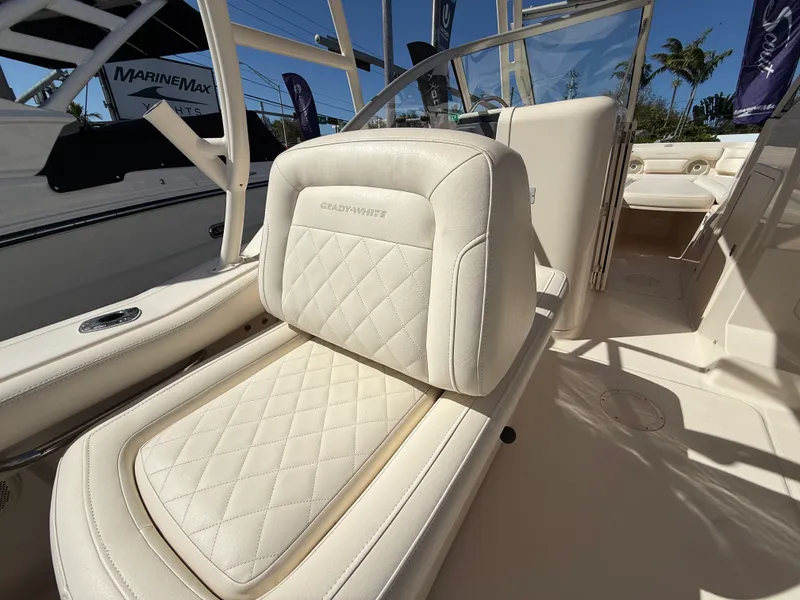 Slide: The Image of Grady-White 235 FREEDOM 2017 - 10