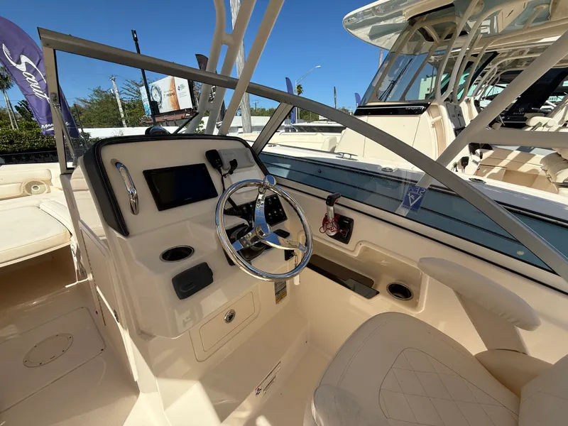 Slide: The Image of Grady-White 235 FREEDOM 2017 - 12