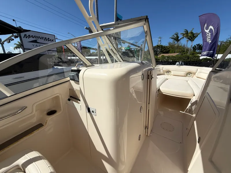 Slide: The Image of Grady-White 235 FREEDOM 2017 - 14