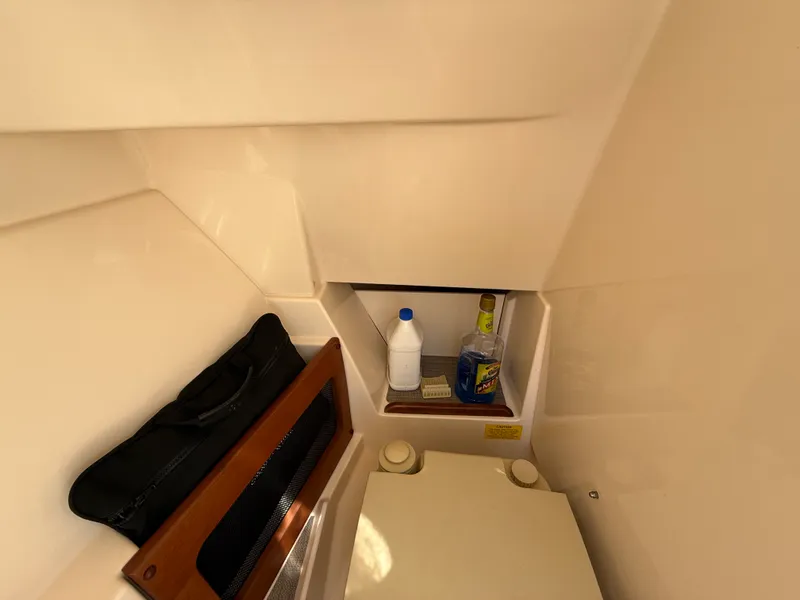 Slide: The Image of Grady-White 235 FREEDOM 2017 - 16