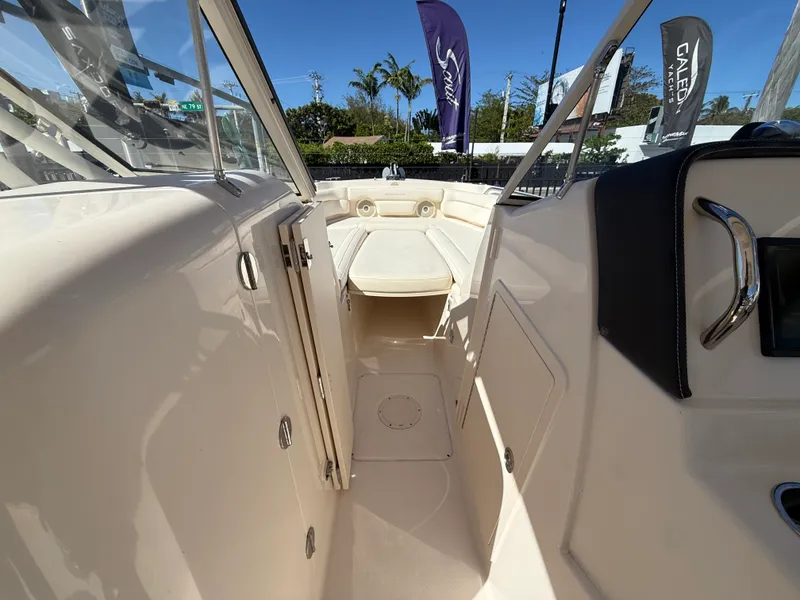 Slide: The Image of Grady-White 235 FREEDOM 2017 - 18