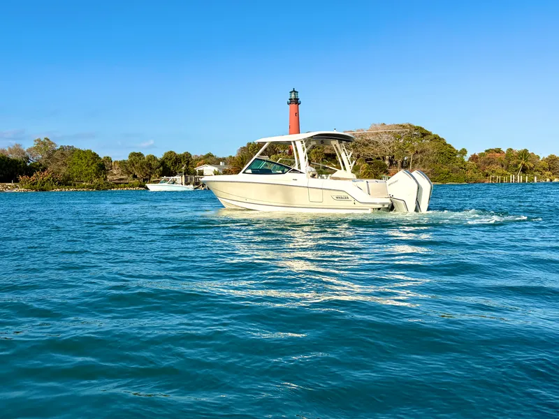 Slide: The Image of Boston Whaler 280 Vantage 2026 - 84