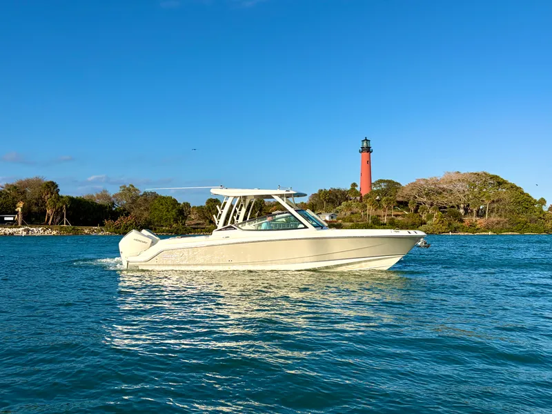 Slide: The Image of Boston Whaler 280 Vantage 2026 - 89