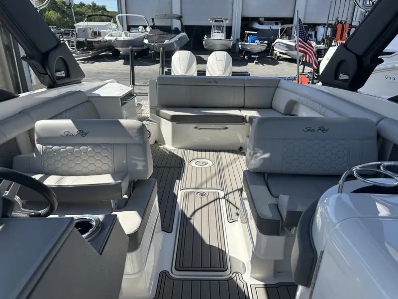 Slide: The Image of Sea Ray 290 SD-OB 2024 - 10