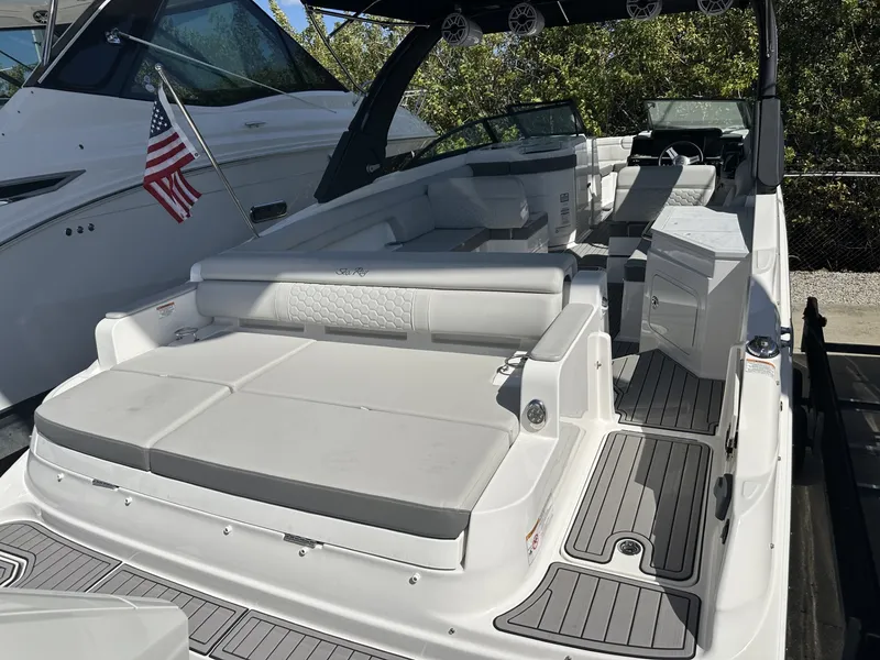 Slide: The Image of Sea Ray 290 SD-OB 2024 - 13