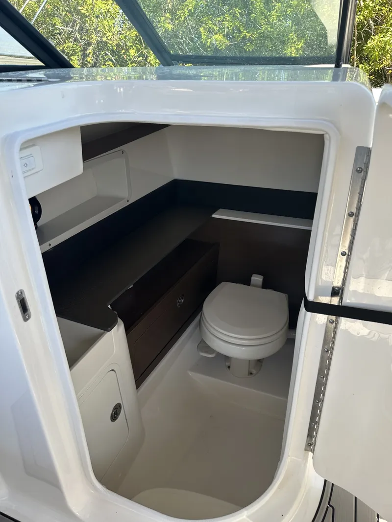 Slide: The Image of Sea Ray 290 SD-OB 2024 - 17