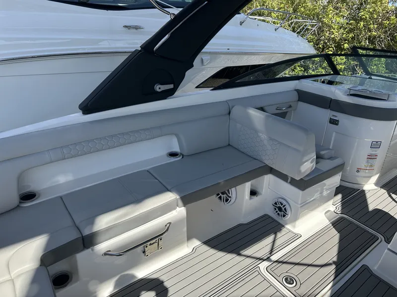 Slide: The Image of Sea Ray 290 SD-OB 2024 - 22