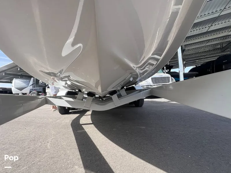 Slide: The Image of Underneath View - 16309945