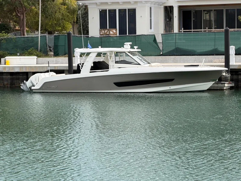 The Image of Boston Whaler 420 OUTRAGE 2017 - 0