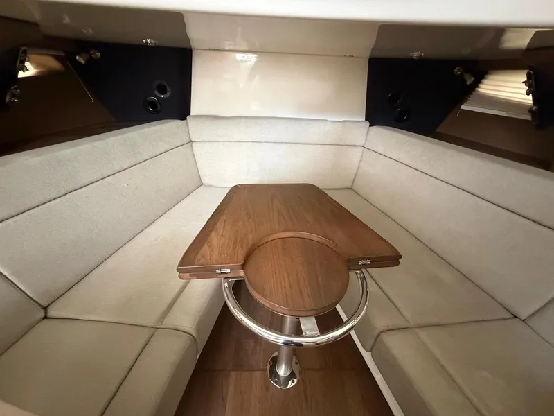 Slide: The Image of Boston Whaler 420 OUTRAGE 2017 - 11