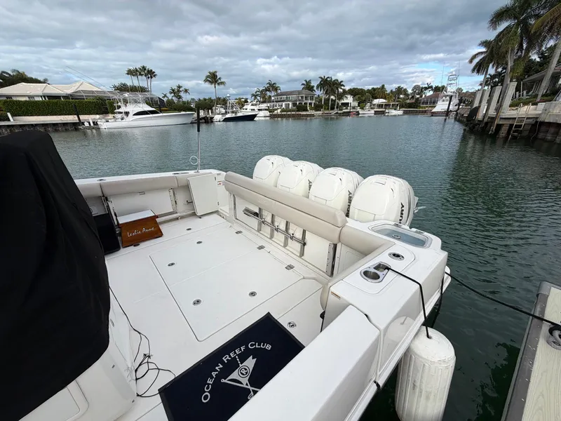 Slide: The Image of Boston Whaler 420 OUTRAGE 2017 - 19