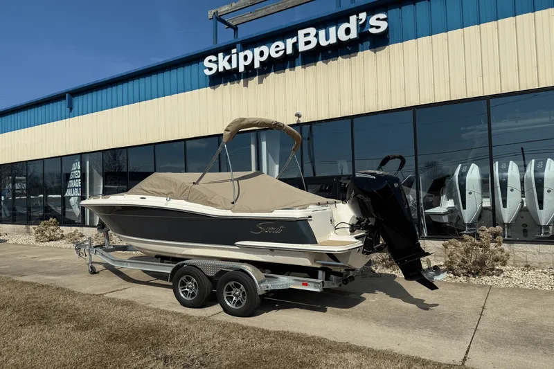 Slide: The Image of Scout 215 Dorado 2024 - 3