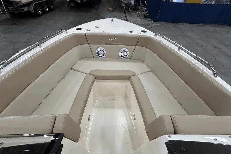 Slide: The Image of Scout 215 Dorado 2024 - 8