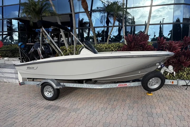Slide: The Image of Boston Whaler 160 Super Sport 2026 - 0