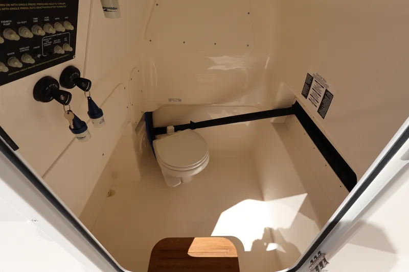 Slide: The Image of Boston Whaler 280 Dauntless 2026 - 23