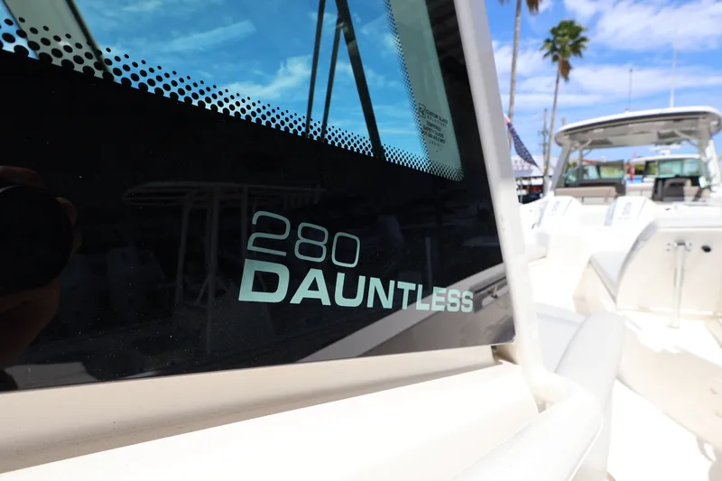Slide: The Image of Boston Whaler 280 Dauntless 2026 - 24