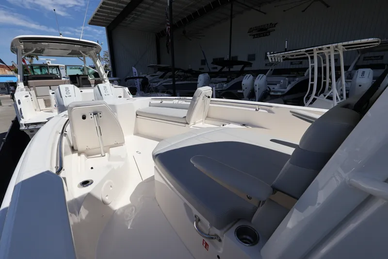 Slide: The Image of Boston Whaler 280 Dauntless 2026 - 26