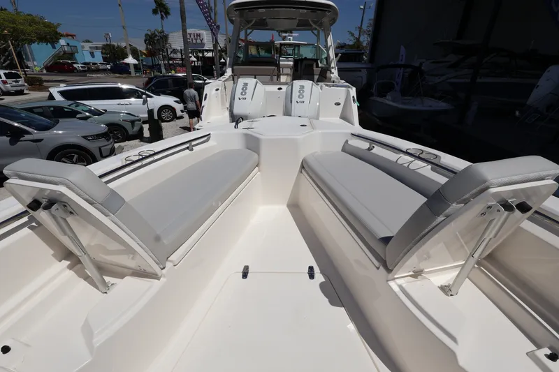 Slide: The Image of Boston Whaler 280 Dauntless 2026 - 28