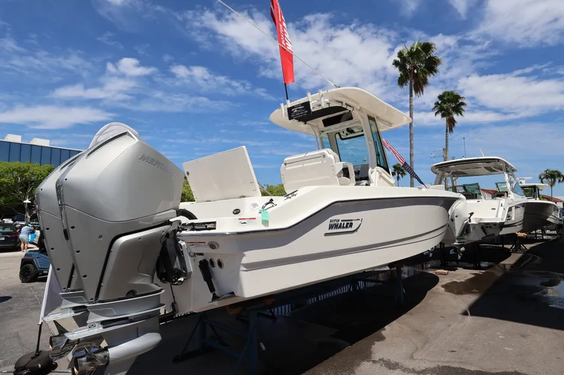 Slide: The Image of Boston Whaler 280 Dauntless 2026 - 3